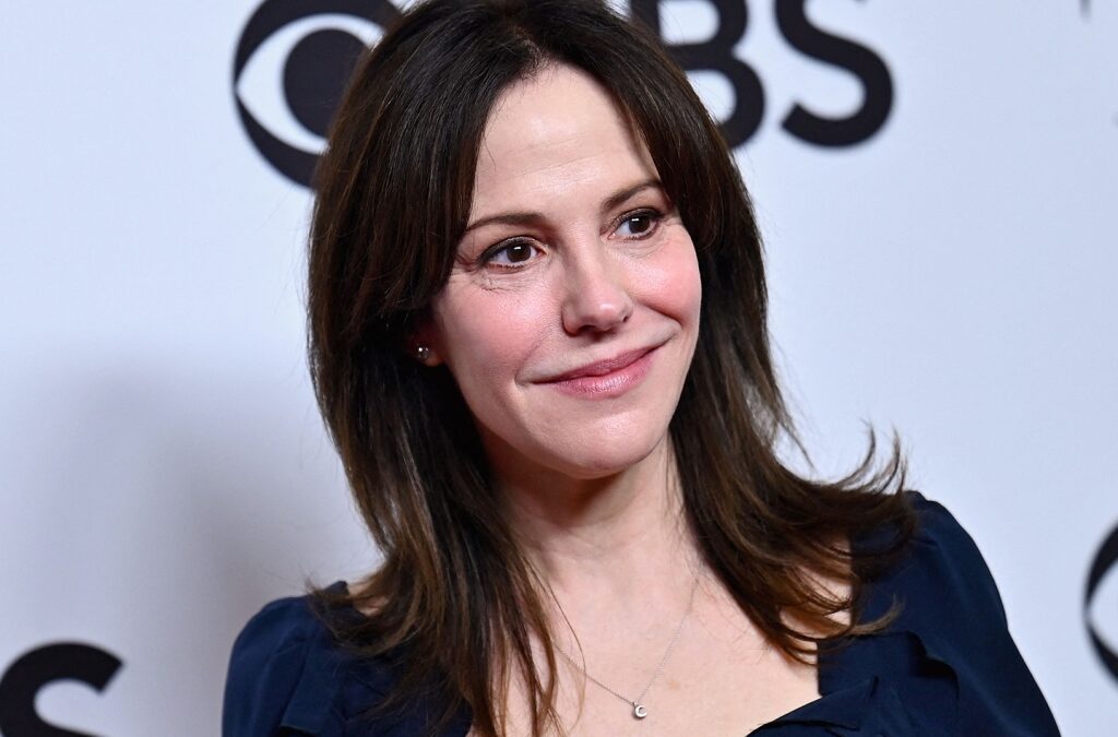 Mary-Louise Parker on Why She Doesn’t Get Botox – SheKnows