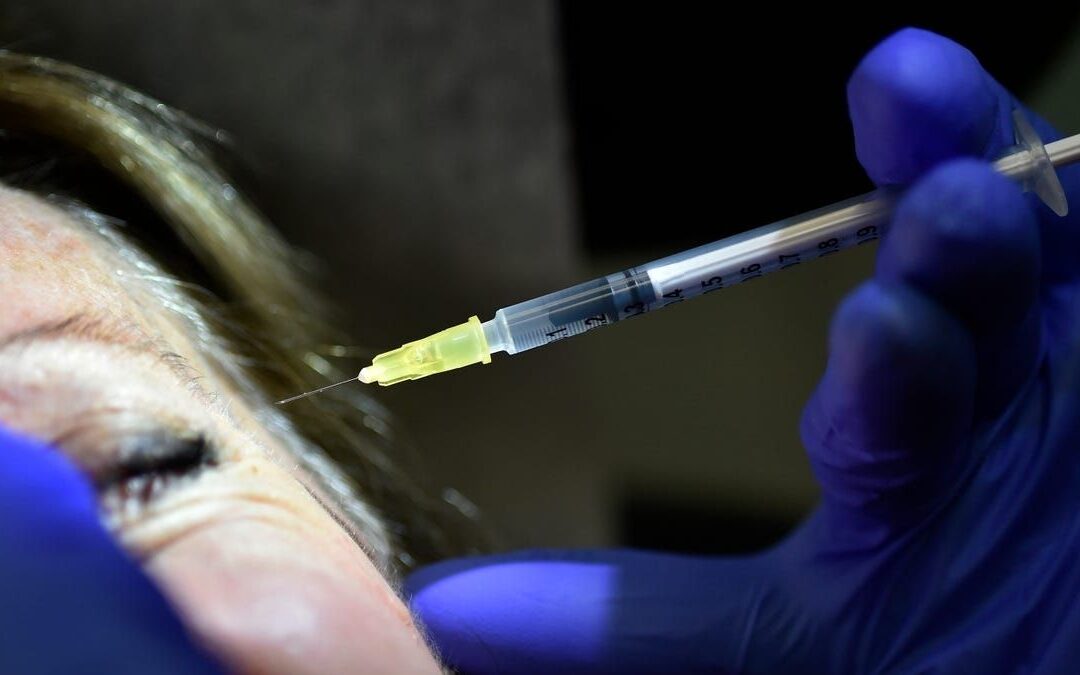 Dental Hygienists and Botox Injections Below Evaluation